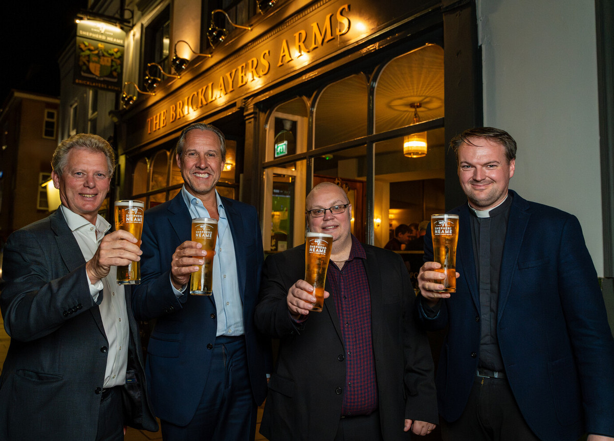 Bricklayers Arms reopening