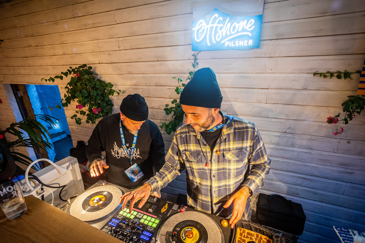 Sharp's Lusty Glaze DJs